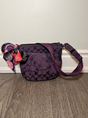 💜 Coach Signature Jacquard Crossbody